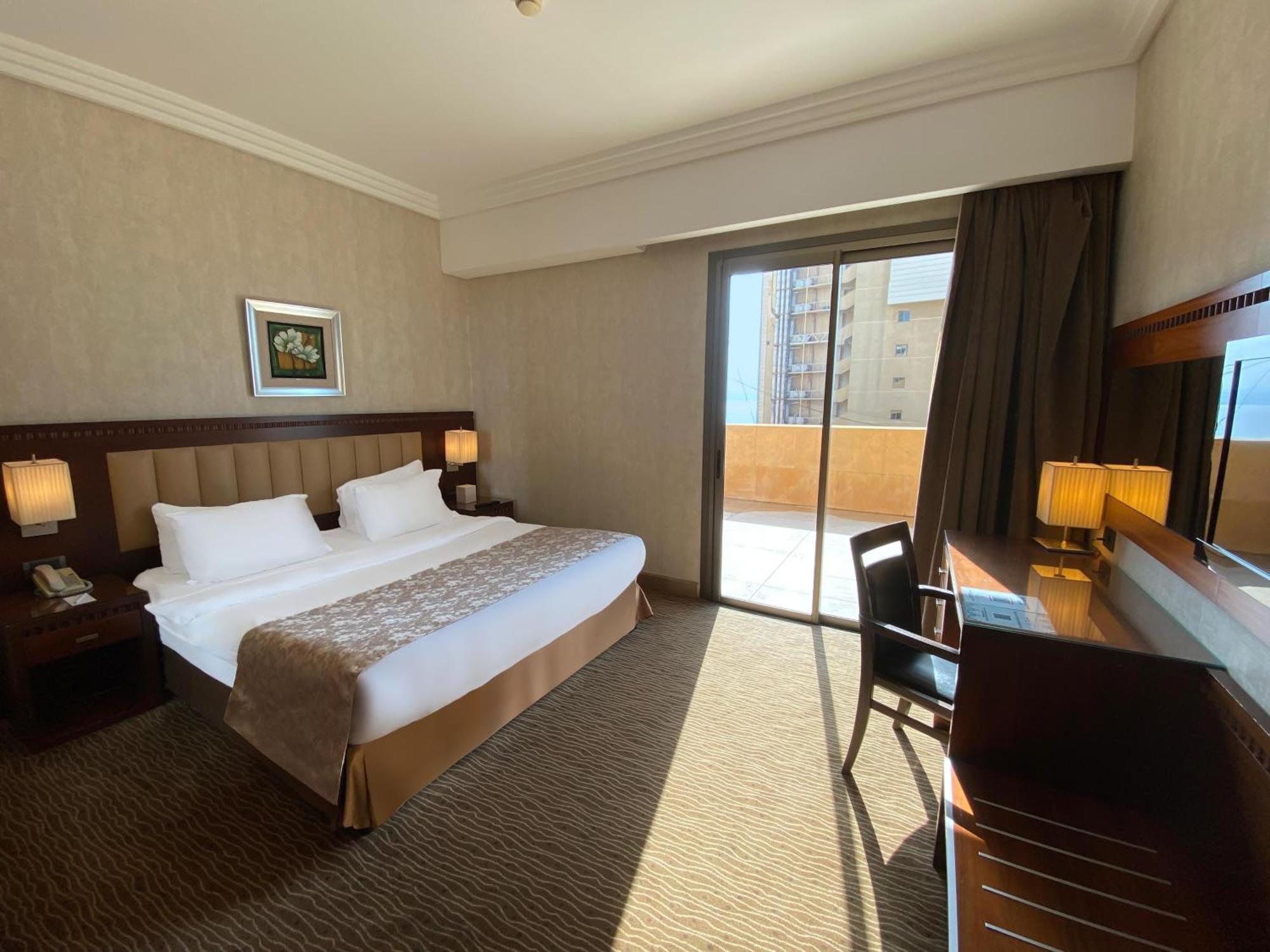 Lancaster Suites Raouche Бейрут Экстерьер фото