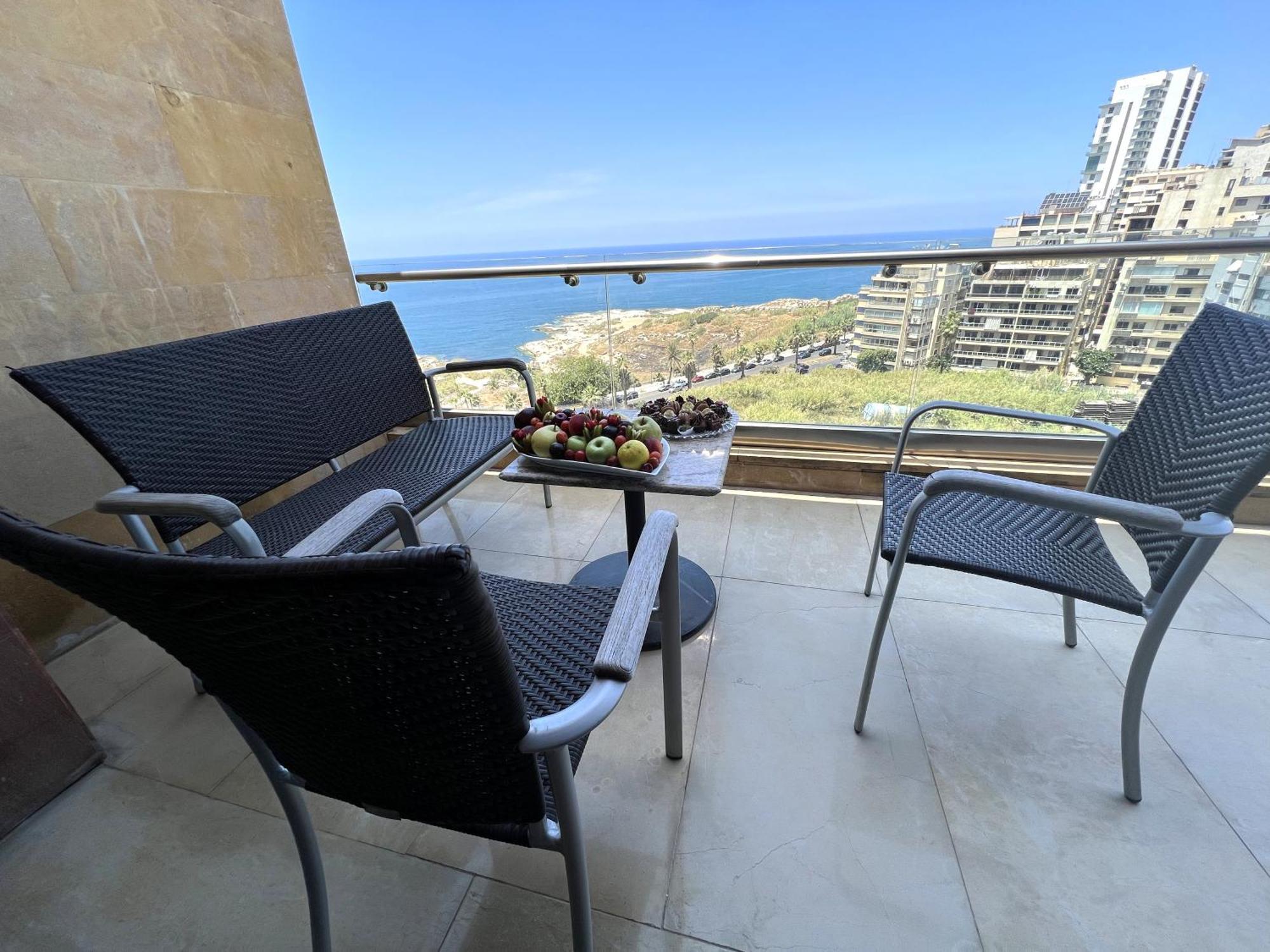 Lancaster Suites Raouche Бейрут Экстерьер фото