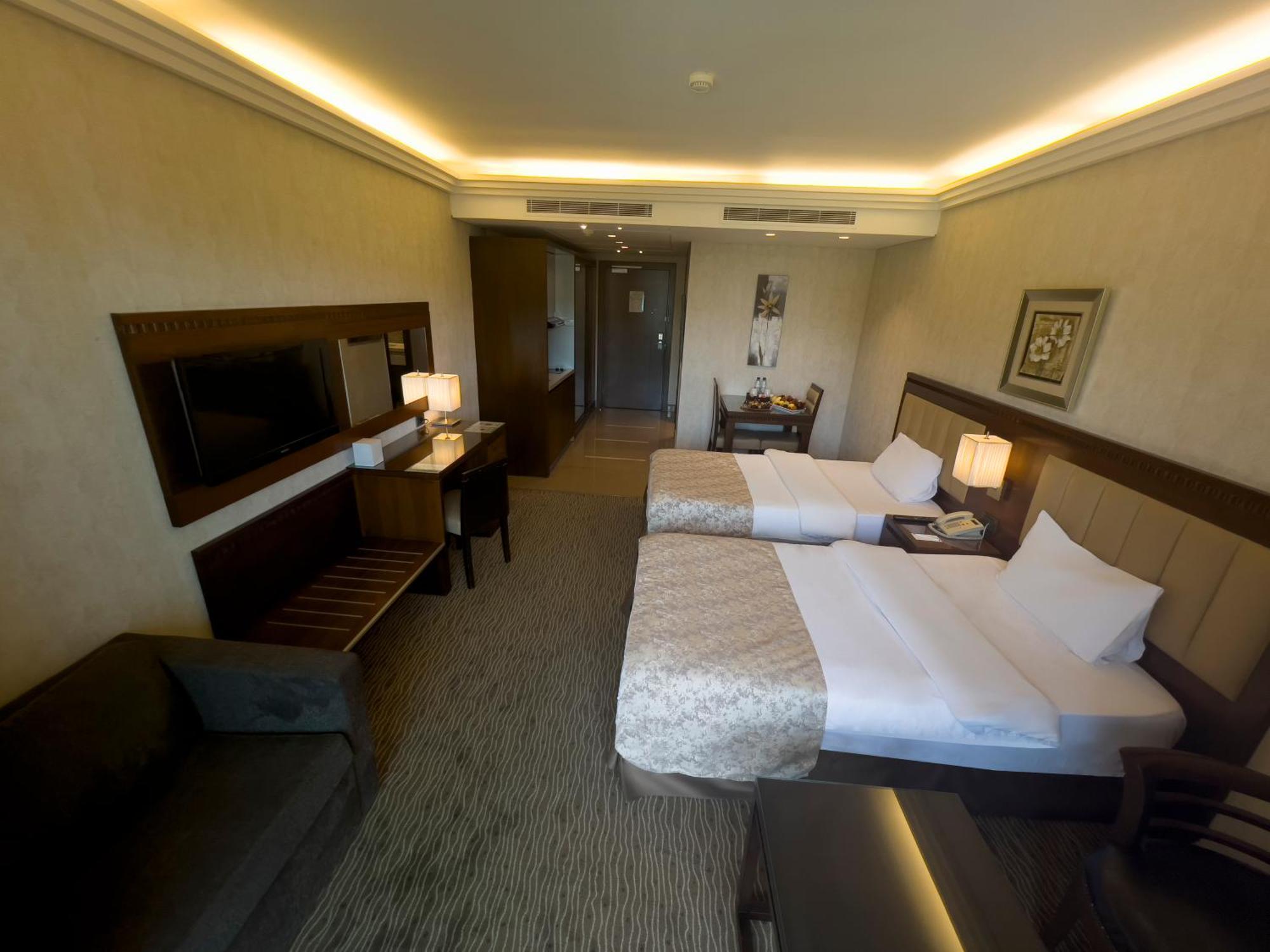 Lancaster Suites Raouche Бейрут Экстерьер фото