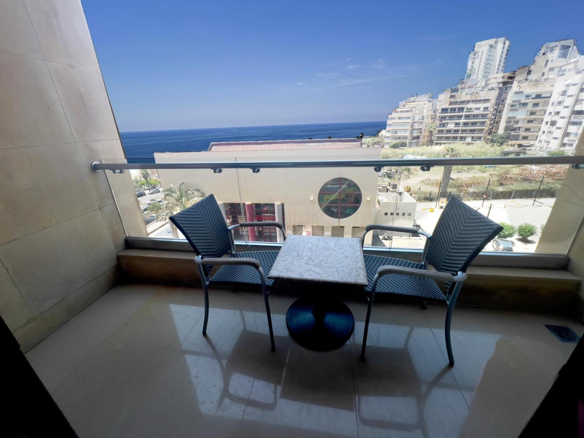 Lancaster Suites Raouche Бейрут Экстерьер фото
